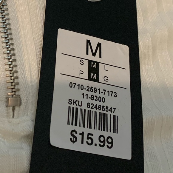 Super cute white long sleeve. - Picture 4 of 4